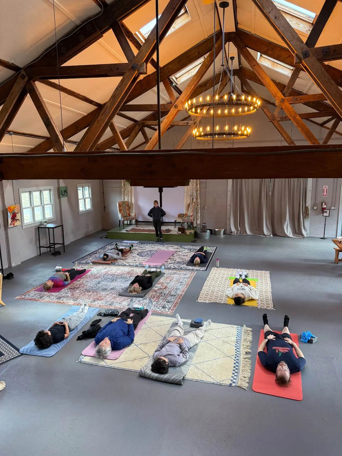 A yoga class at Rifugio Litchfield Hills